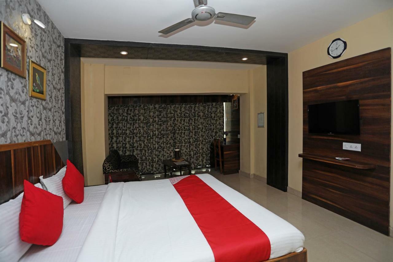 בובנשוואר Oyo 4065 Hotel Richi מראה חיצוני תמונה